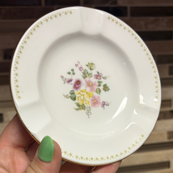 Wedgewood Mirabelle Floral Bone China Ashtray - Picture 2 of 5